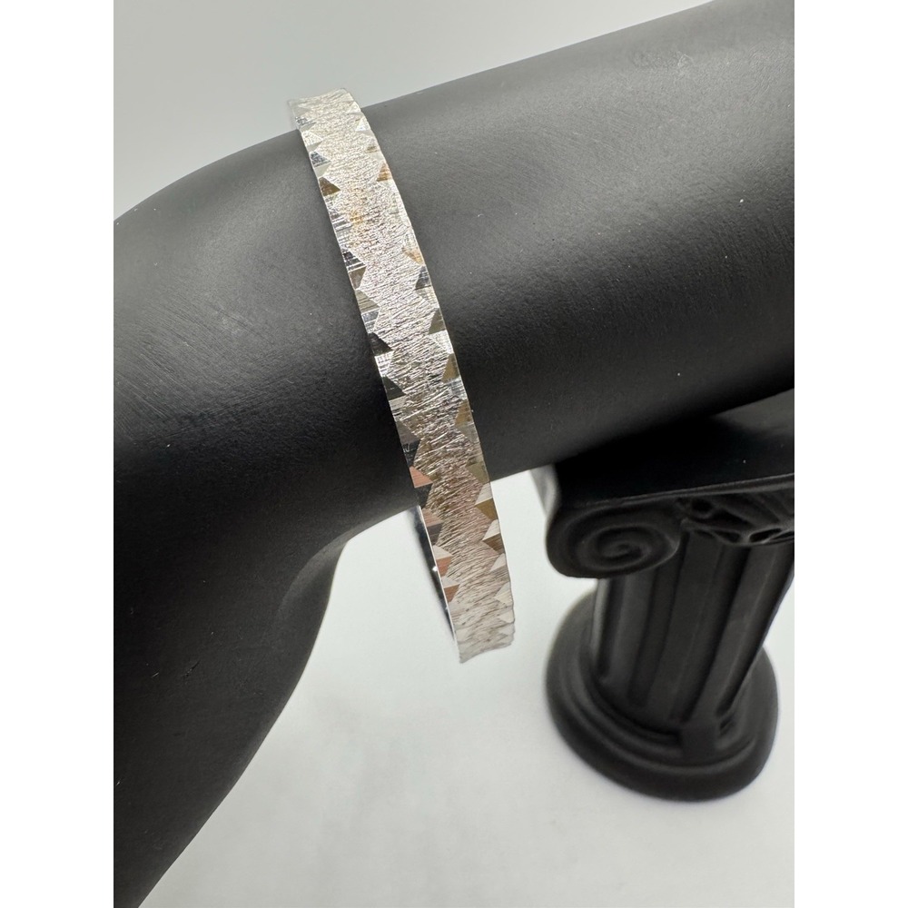 Vintage Trifari Silver Tone Textured‎ Bangle Bracelet - 8"
